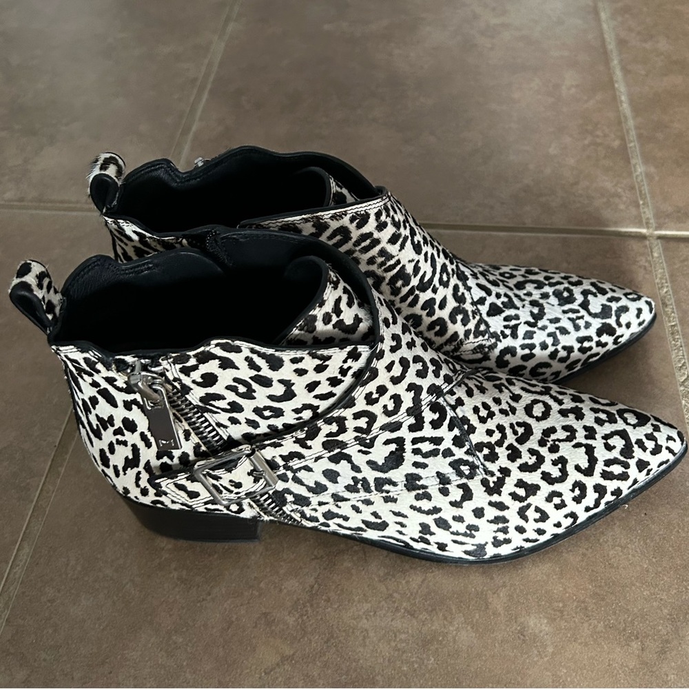 Marc Fisher booties sz 9